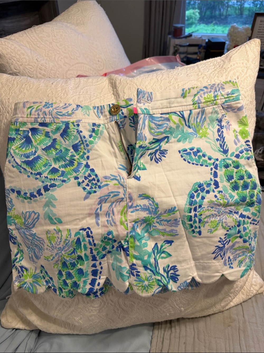 Lilly Pulitzer White Floral & Seafoam Scallop-Hem Shorts